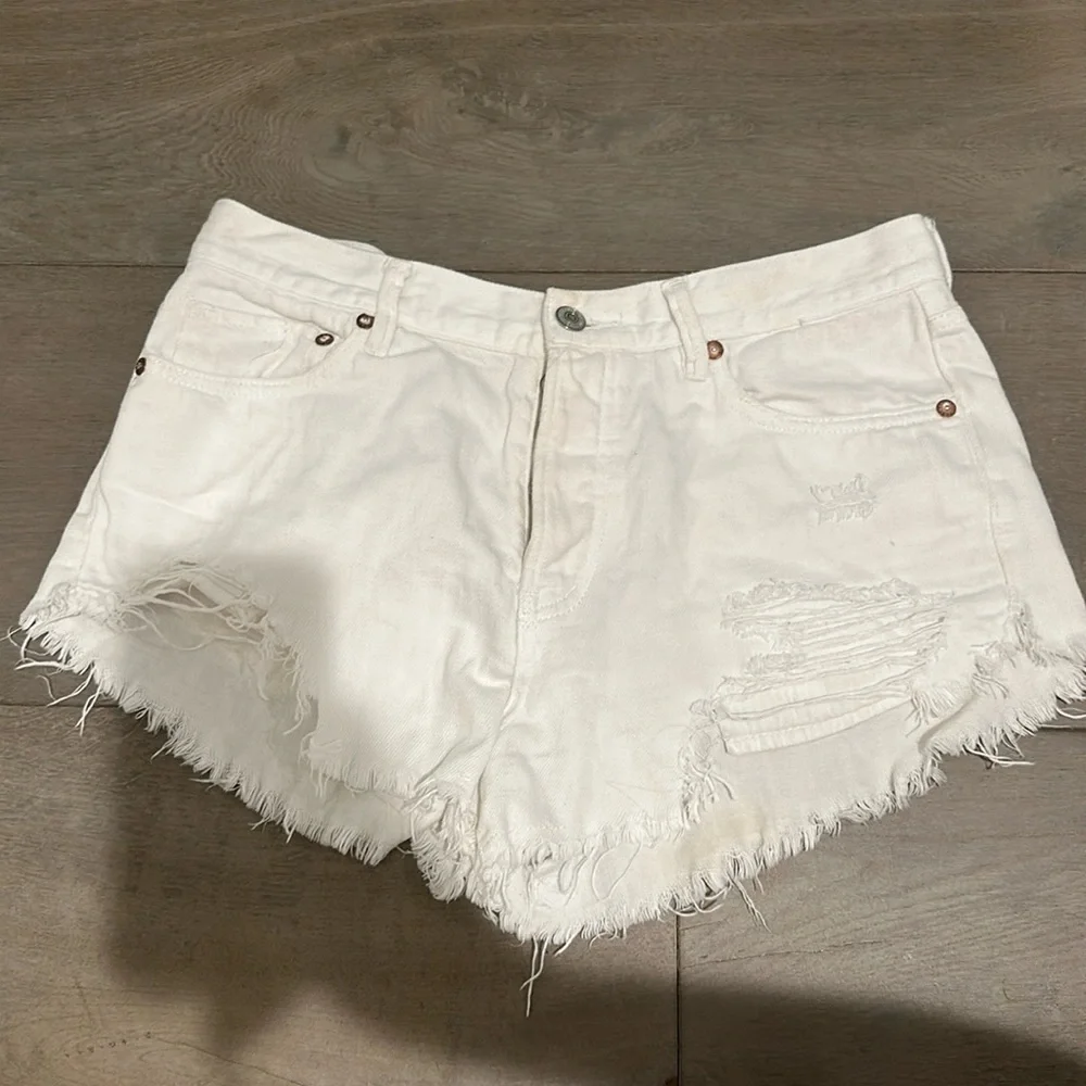 Free People White Denim Shorts (Loving Good Vibrations)